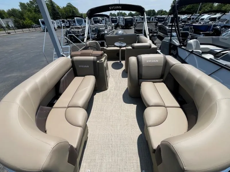 Slide: The Image of Mirage 822 CLZ 2025 - 4