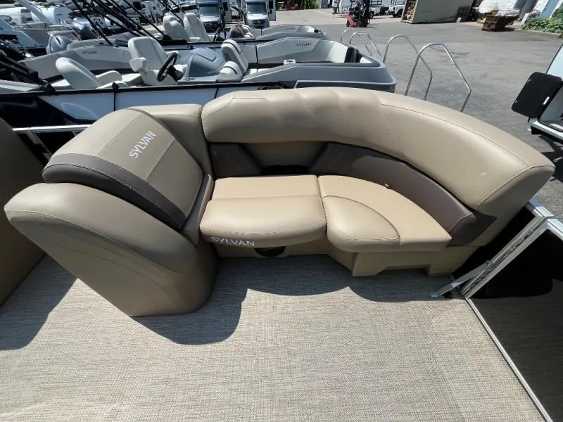 Slide: The Image of Mirage 822 CLZ 2025 - 6