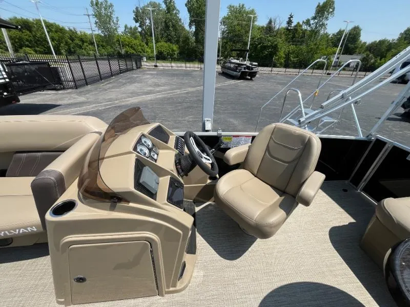 Slide: The Image of Mirage 822 CLZ 2025 - 8