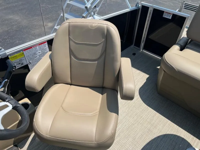 Slide: The Image of Mirage 822 CLZ 2025 - 9