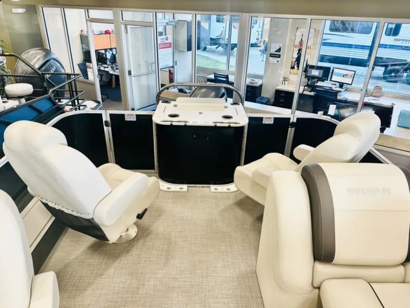 Slide: The Image of Mirage 8522 Party Fish 2025 - 15