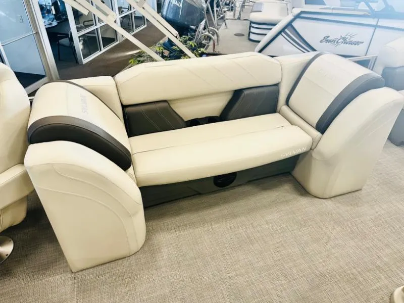 Slide: The Image of Mirage 8522 Party Fish 2025 - 9