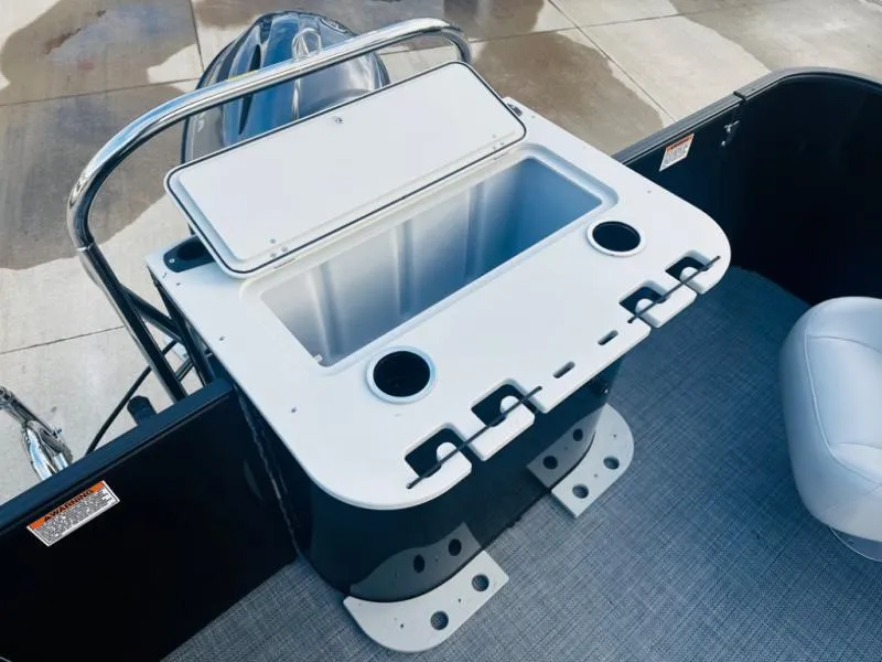 Slide: The Image of Mirage 8522 Party Fish 2025 - 10