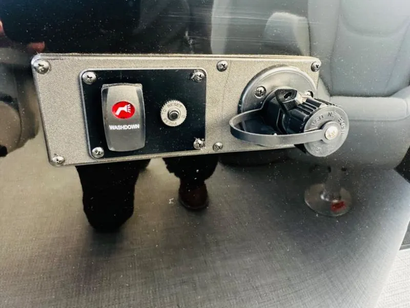 Slide: The Image of Mirage 8522 Party Fish 2025 - 16