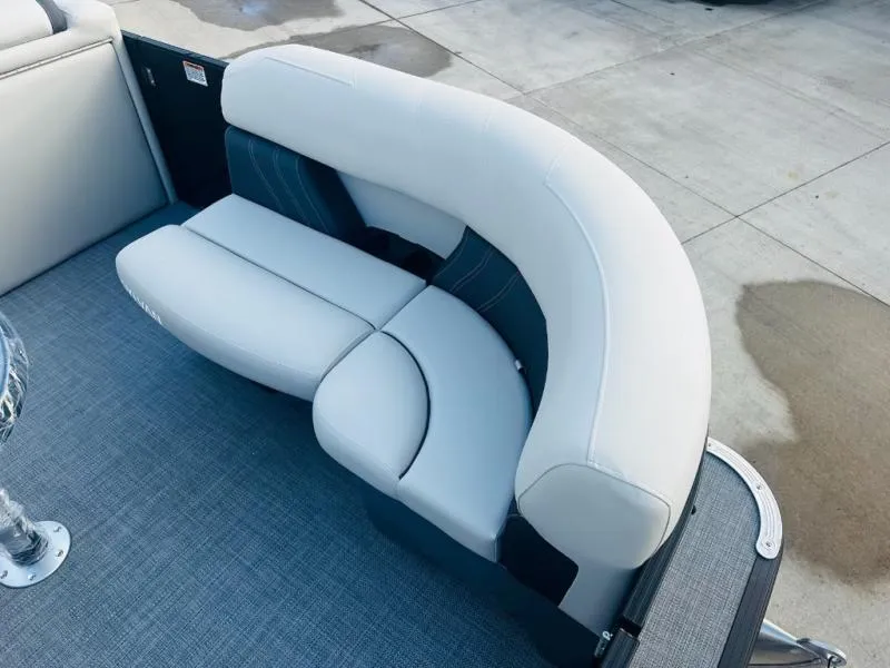 Slide: The Image of Mirage 8522 Party Fish 2025 - 21