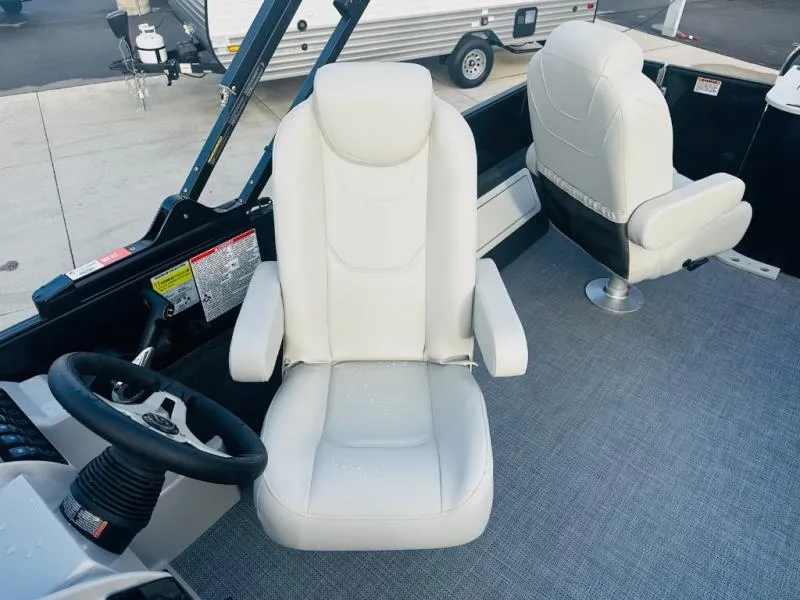 Slide: The Image of Mirage 8522 Party Fish 2025 - 24