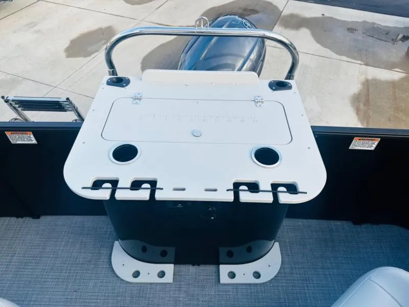 Slide: The Image of Mirage 8522 Party Fish 2025 - 9