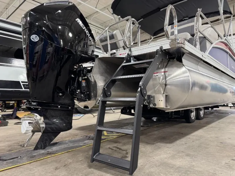 Slide: The Image of Cabrio Mid-Lounge C22M 2025 - 10