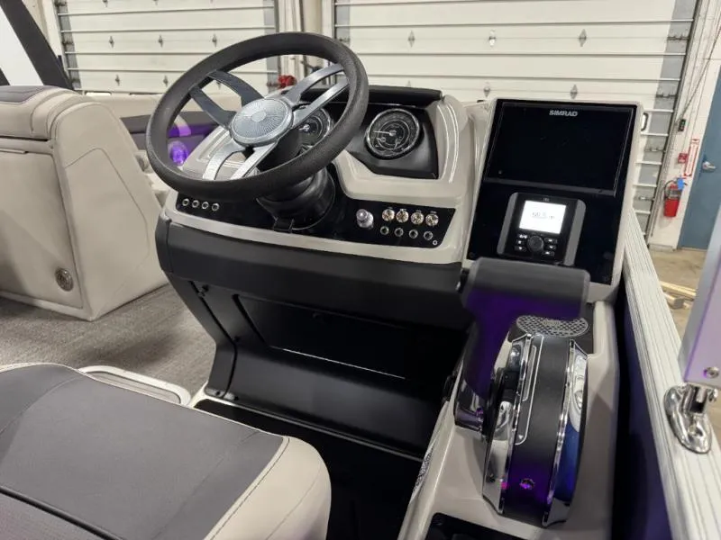 Slide: The Image of Cabrio Mid-Lounge C22M 2025 - 18