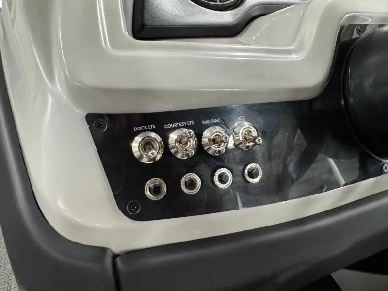 Slide: The Image of Cabrio Mid-Lounge C22M 2025 - 20