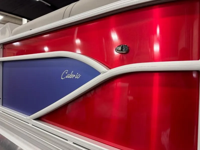 Slide: The Image of Cabrio Mid-Lounge C22M 2025 - 7