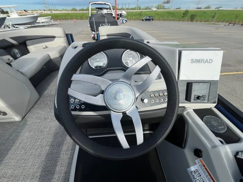 Slide: The Image of Cabrio Mid-Lounge C22M 2025 - 10