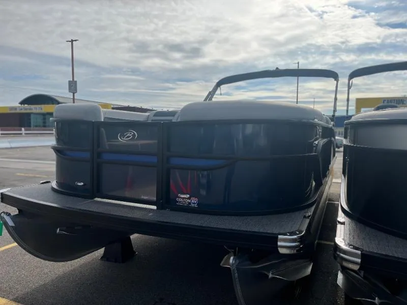 Slide: The Image of Cabrio Mid-Lounge C22M 2025 - 3