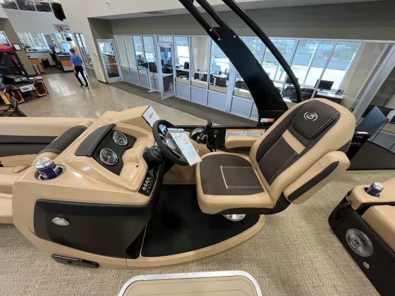 Slide: The Image of Cabrio C22UC 2025 - 9