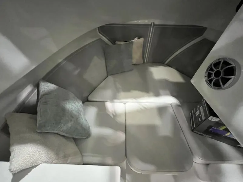 Slide: The Image of Sport Cabin 2420SC 2025 - 14