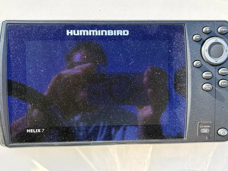 Slide: The Image of Boston Whaler Dauntless 210 2018 - 6