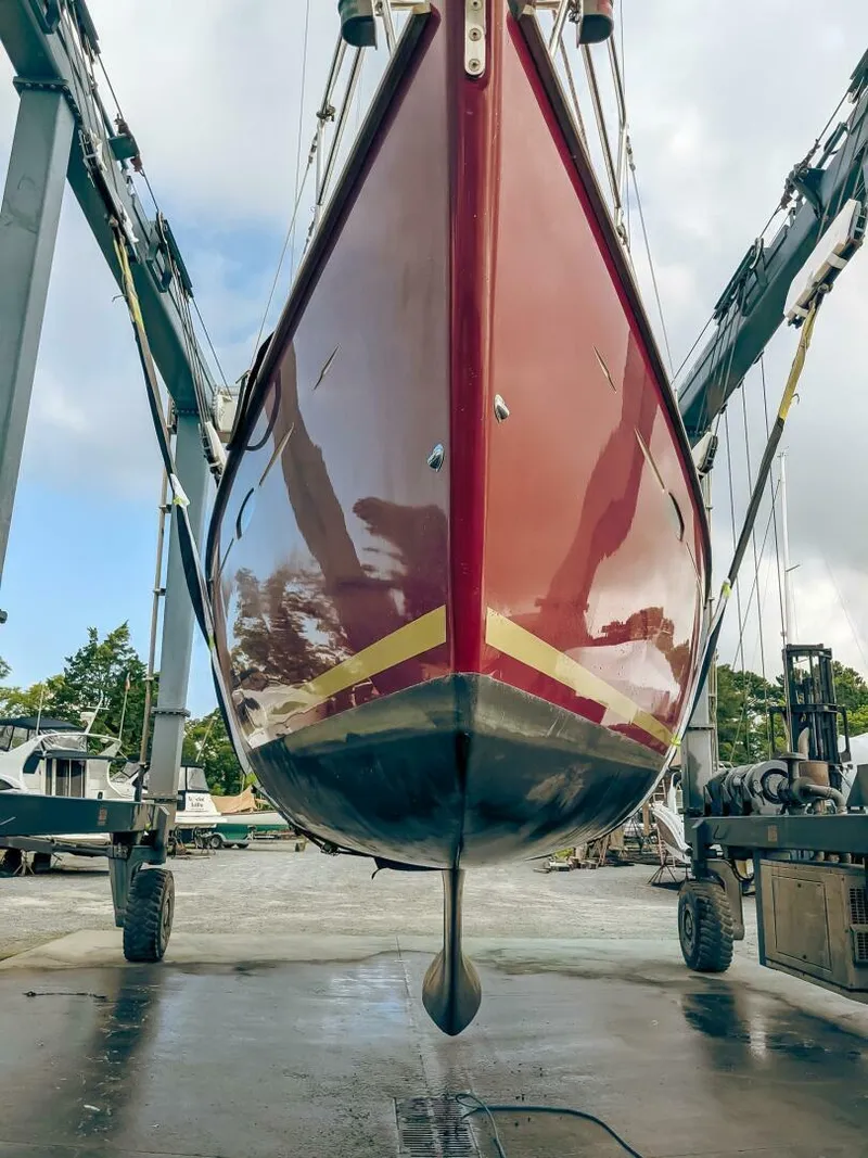Slide: The Image of Beneteau Oceanis 43 sailboat, 2008 model, in dry dock for maintenance. - 4