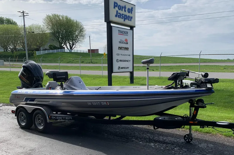 Slide: The Image of Skeeter ZX20 2012 - 1