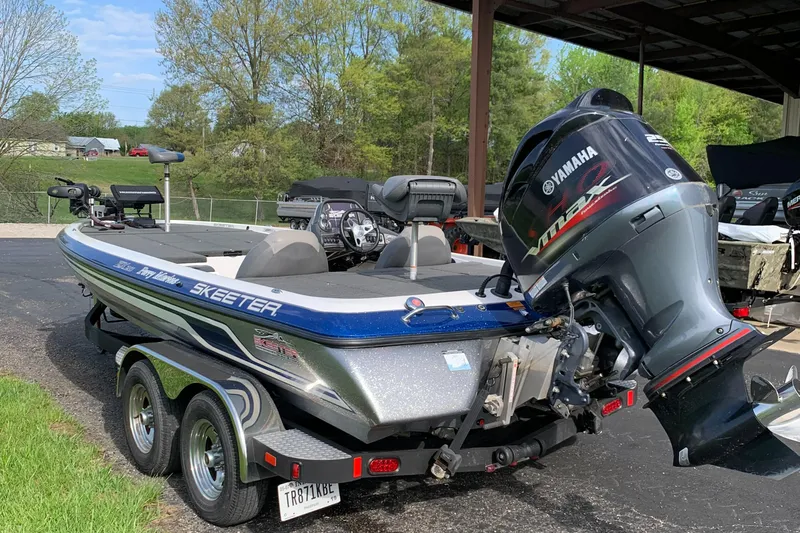 Slide: The Image of Skeeter ZX20 2012 - 3