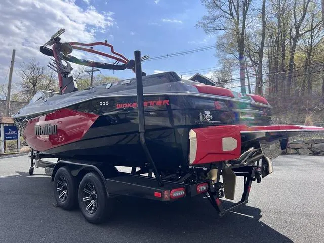 Slide: The Image of Malibu Wakesetter 23 LSV 2025 - 15