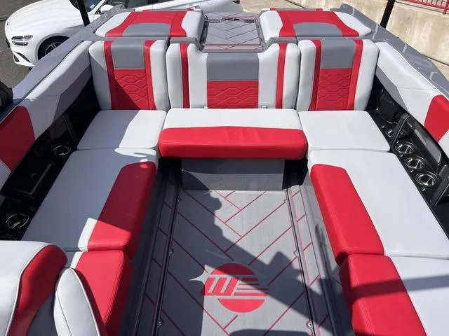 Slide: The Image of Malibu Wakesetter 23 LSV 2025 - 3