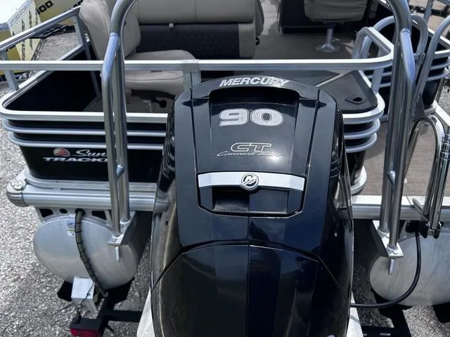 Slide: The Image of Sun Tracker Sportfish™ 20 DLX 2023 - 5