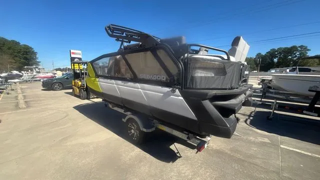 Slide: The Image of Sea-Doo SWITCH 18 SPORT 230 HP 2025 - 3