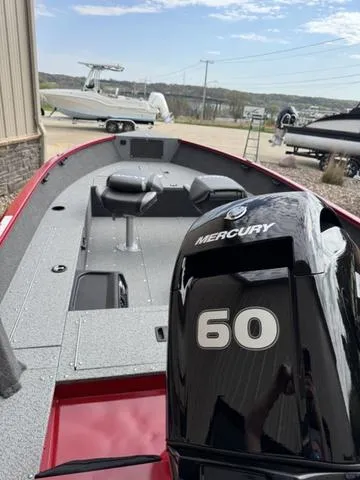 Slide: The Image of Lund 1650 Rebel XL Tiller 2025 - 3