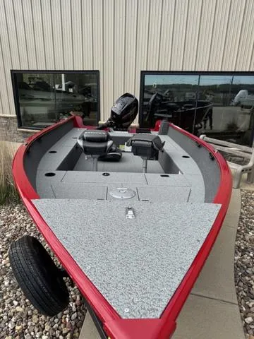 Slide: The Image of Lund 1650 Rebel XL Tiller 2025 - 4