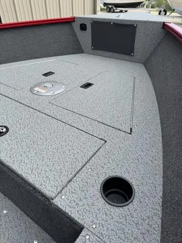 Slide: The Image of Lund 1650 Rebel XL Tiller 2025 - 6