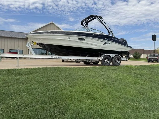Slide: The Image of Crownline Boats 250 XSS 2025 - 13