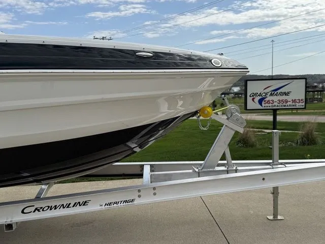 Slide: The Image of Crownline Boats 250 XSS 2025 - 4