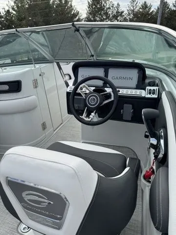 Slide: The Image of Crownline Boats 250 XSS 2025 - 7