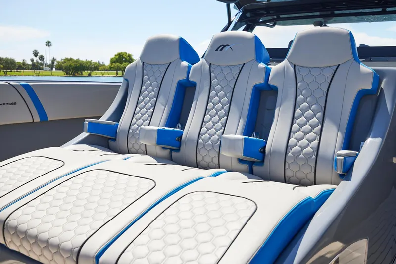 Slide: The Image of Midnight Express 43' Open 2017 - 10