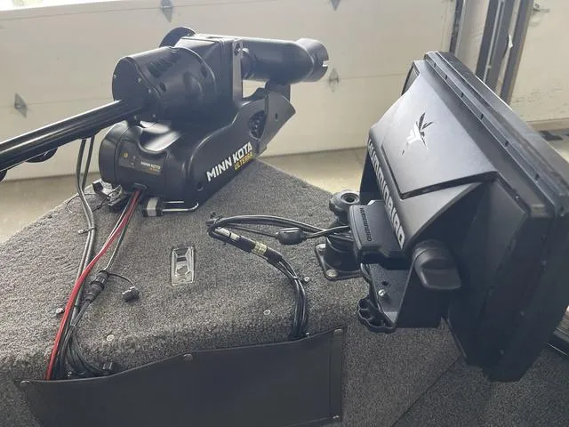 Slide: The Image of 2021 Lund 1650 Rebel XL SS boat with Minn Kota trolling motor and Humminbird fish finder. - 18