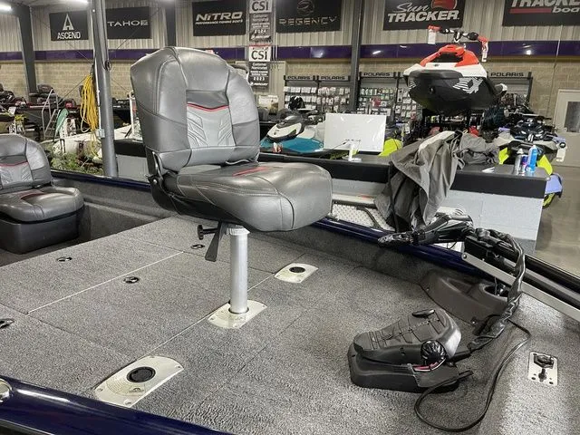 Slide: The Image of Tracker Pro Team 175 TF 2021 - 11