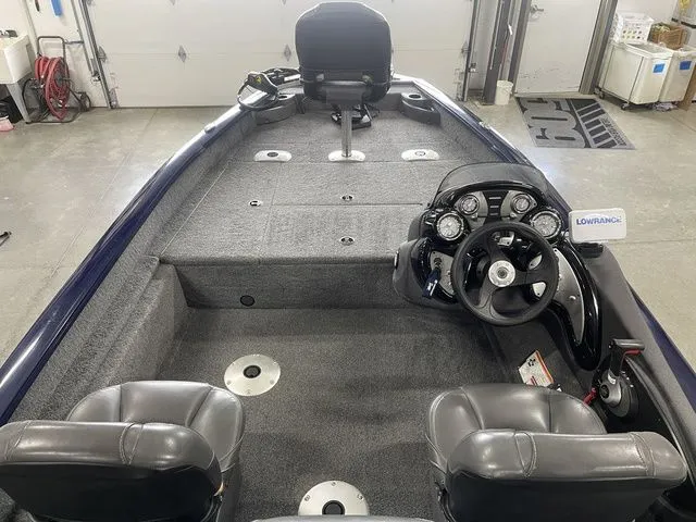 Slide: The Image of Tracker Pro Team 175 TF 2021 - 12