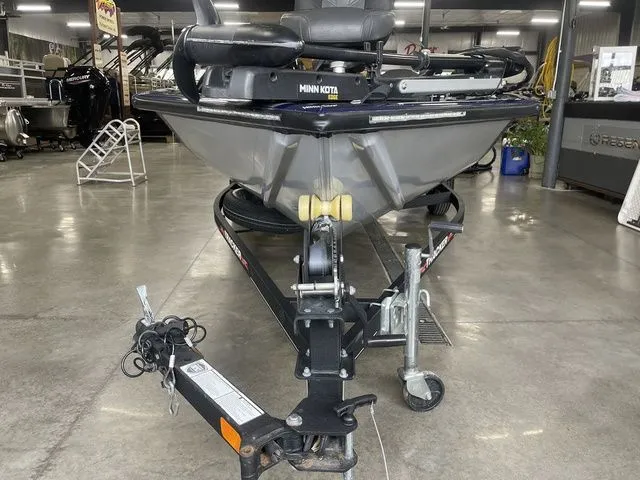 Slide: The Image of Tracker Pro Team 175 TF 2021 - 8