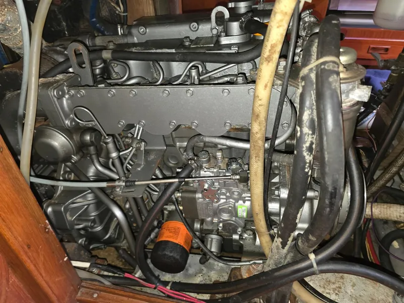 Slide: The Image of Engine of a 1982 Stevens 40" model, showcasing intricate mechanical components. - 29