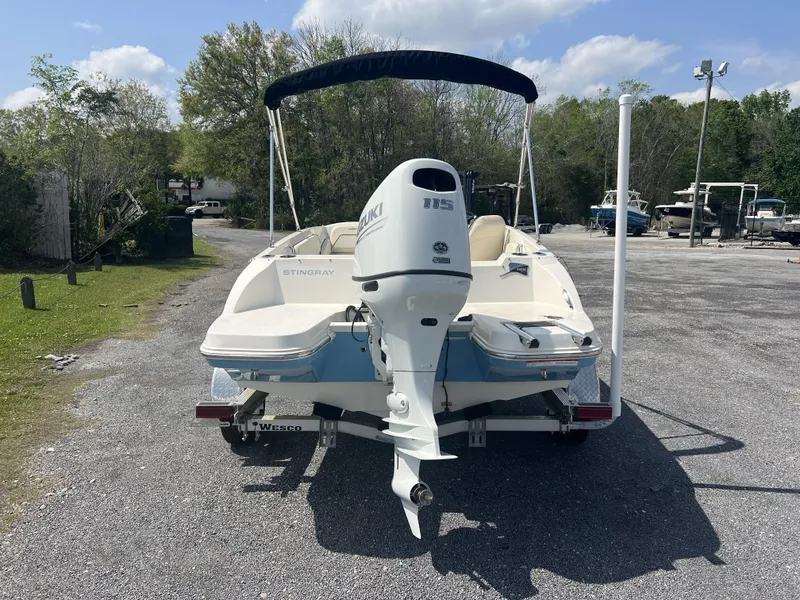 Slide: The Image of Stingray 182 SC 2023 - 4