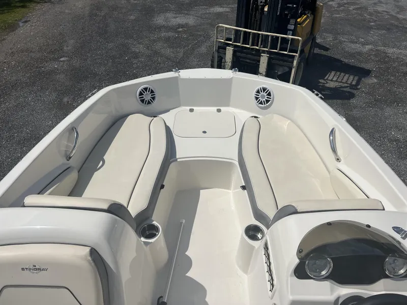 Slide: The Image of Stingray 182 SC 2023 - 7