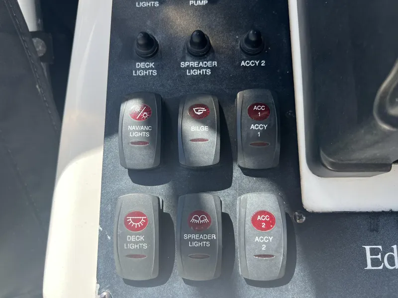 Slide: The Image of Edgewater 245CC 2007 - 14