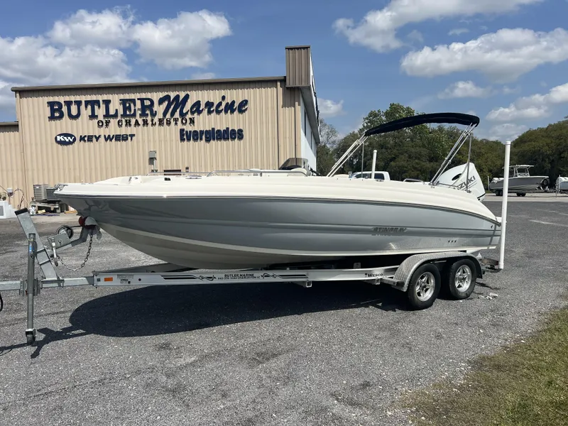 The Image of Stingray 212 SC 2023 - 1