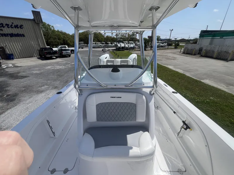 Slide: The Image of Twin Vee 2440GX 2023 - 5