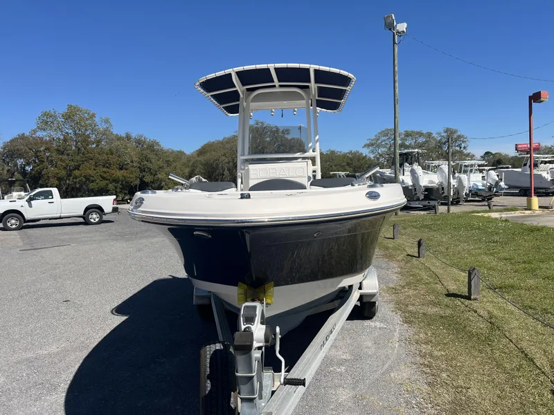 Slide: The Image of Robalo R202 Explorer 2021 - 2