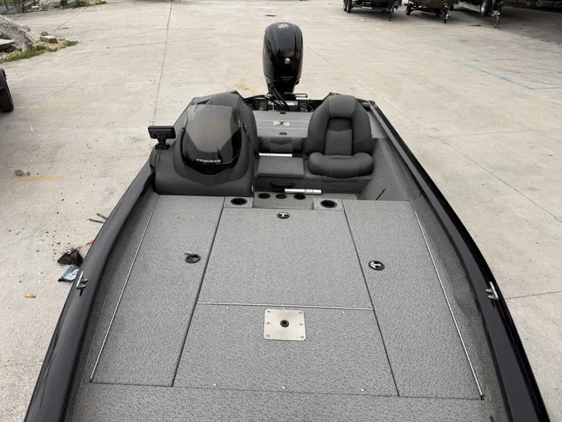 Slide: The Image of Tracker 190 TX 2019 - 9