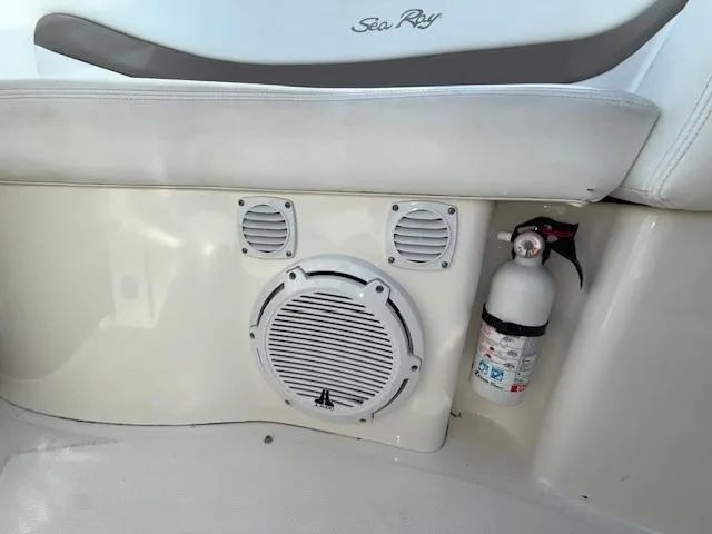 Slide: The Image of Sea Ray Sundancer 320 2005 - 15