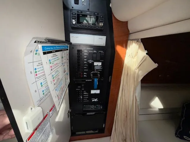 Slide: The Image of Sea Ray Sundancer 320 2005 - 27