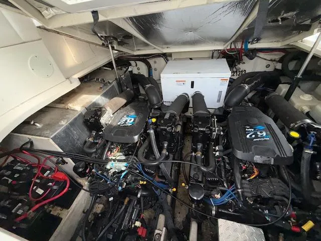 Slide: The Image of Sea Ray Sundancer 320 2005 - 28