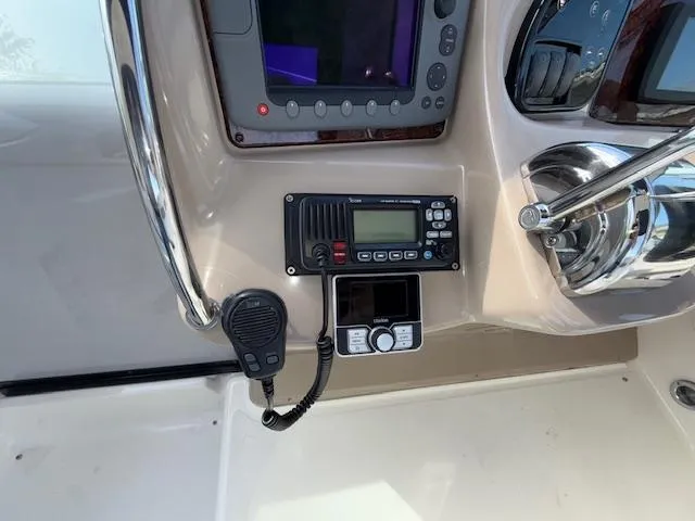 Slide: The Image of Sea Ray Sundancer 320 2005 - 5